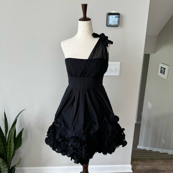 BCBG MAX AZRIA Soft-Shell Sheer ONE-SHOULDER TAFFETA DRESS Floral Hem - Black - Picture 12 of 14